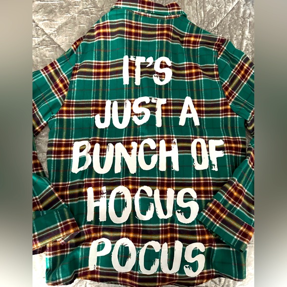 Cakeworthy Tops - Disney Hocus Pocus Flannel